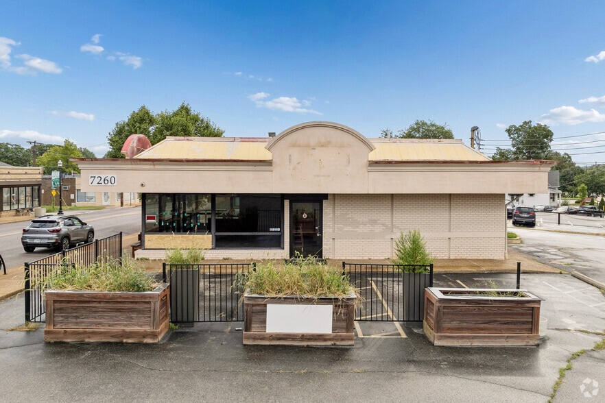 More Photos Of 7260 Manchester Rd, Maplewood Restaurant For Sale