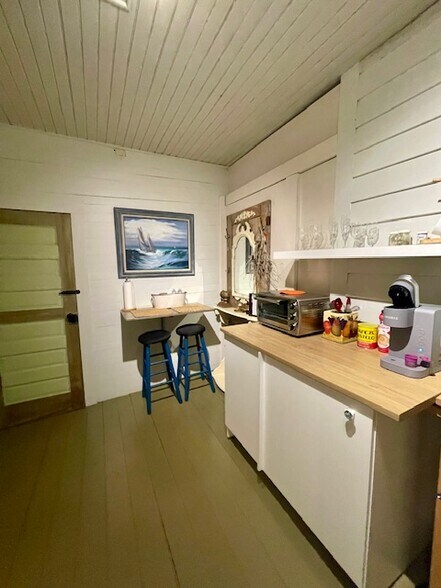More Photos Of 85 Main St, Georgetown Specialty For Sale