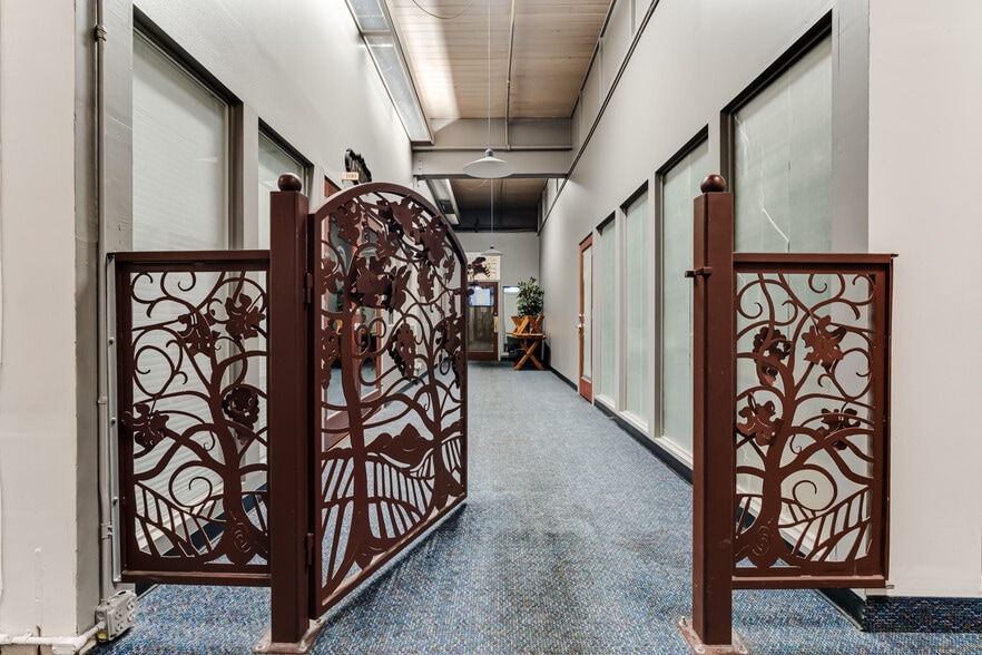 More Photos Of 30 E Broadway, Eugene Office For Sale