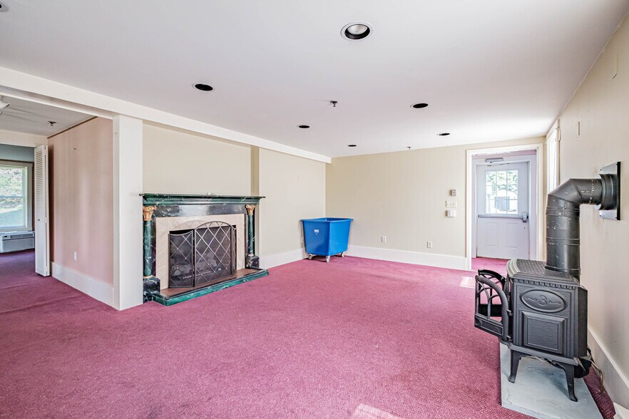 More Photos Of 309 Shore Rd, Ogunquit General Retail For Sale