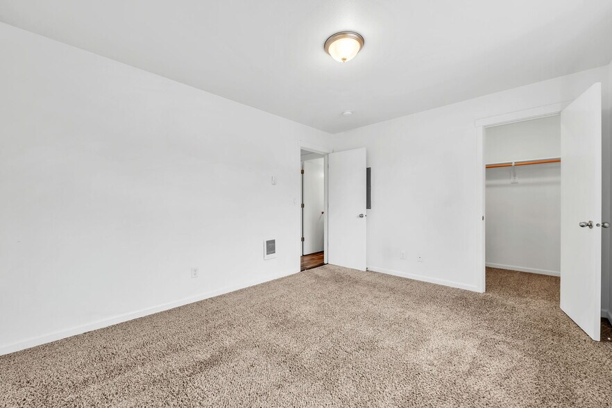 More Photos Of 3942 Ward Dr NE, Salem Apartments For Sale