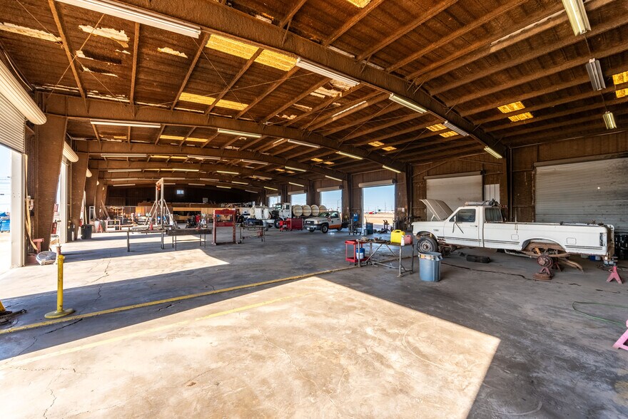 More Photos Of 397 E Evan Hewes Hwy, El Centro Auto Repair For Sale