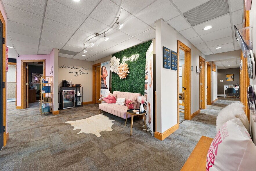 More Photos Of 250 N Main St, Crown Point Office For Sale