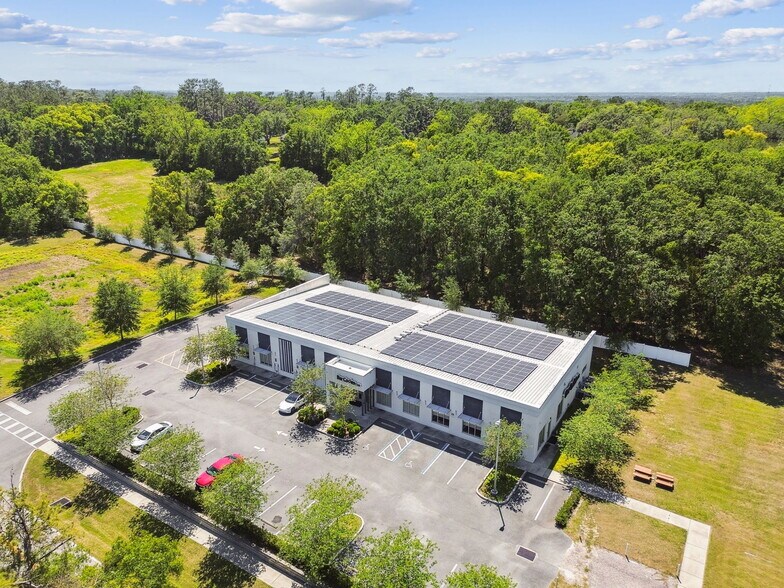 More Photos Of 924 Hale Ave, Brooksville Office For Sale