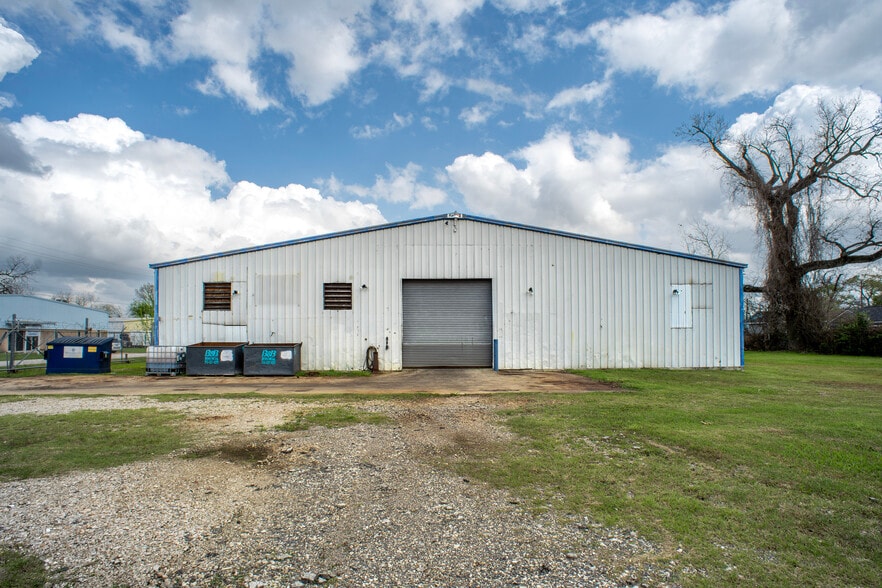 More Photos Of 910 Brenda St, Houston Warehouse For Sale