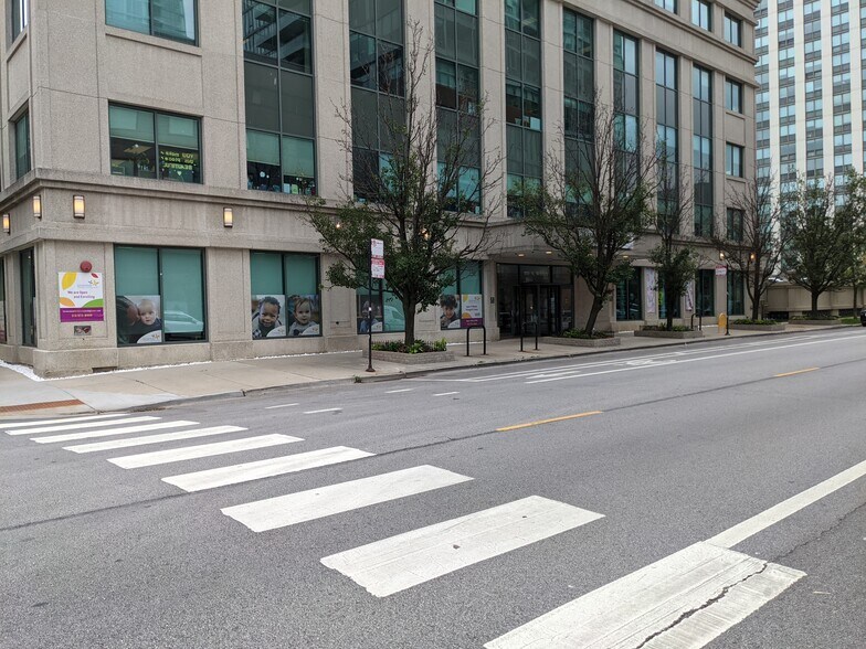 More Photos Of 1111 N Wells St, Chicago Office For Lease