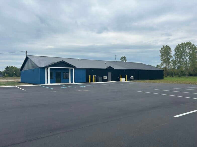 Primary Photo Of 12519 M-140, South Haven General Retail For Sale