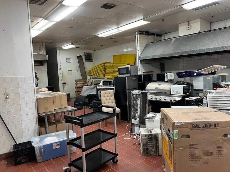 More Photos Of 16805 NW 12th Ave, Miami Hotel For Lease