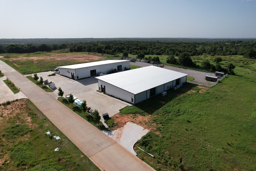 More Photos Of 1577 Freedom Market Pl, Edmond Warehouse For Sale