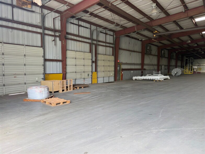 More Photos Of 2231 Whitfield Park Loop, Sarasota Warehouse For Lease