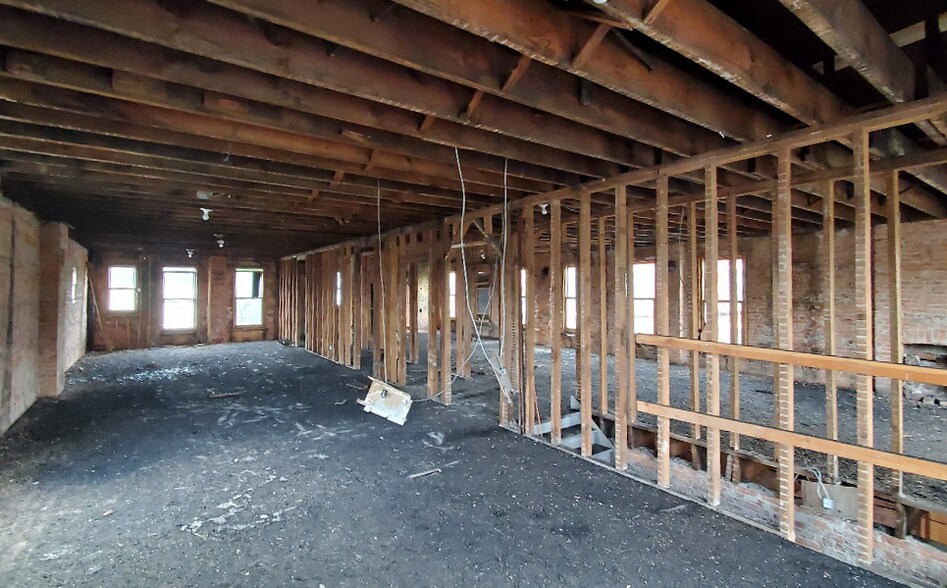 More Photos Of 941 W Broad St, Columbus Storefront Retail Office For Sale