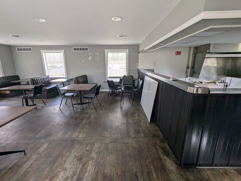More Photos Of 24901 Red Arrow Hwy, Mattawan Restaurant For Lease