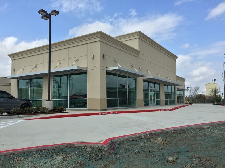 More Photos Of 21403 N Freeway, Spring Freestanding For Lease