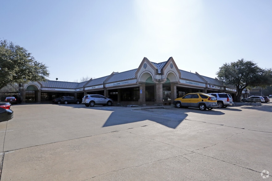 More Photos Of 2441-2485 Forest Park Blvd, Fort Worth Storefront Retail Office For Lease