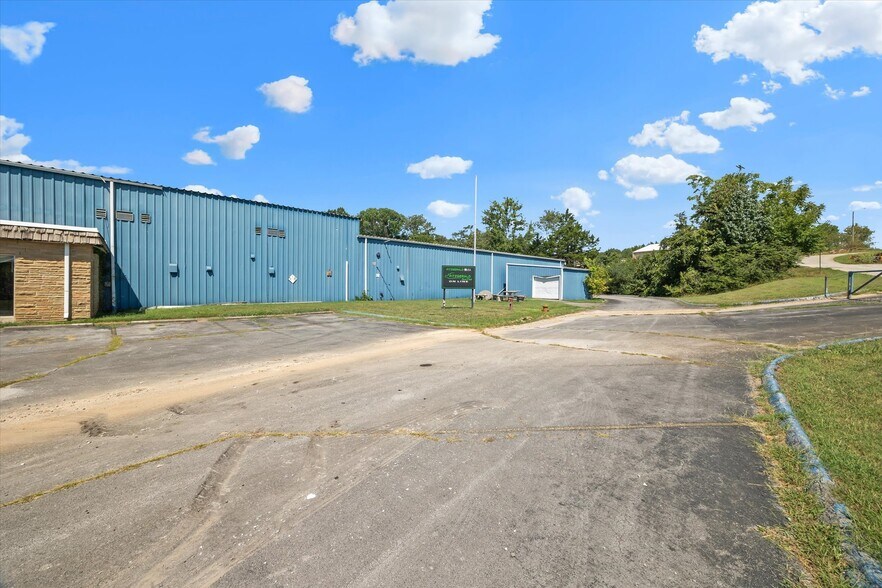 More Photos Of 119 N Main St, Byrdstown Manufacturing For Sale