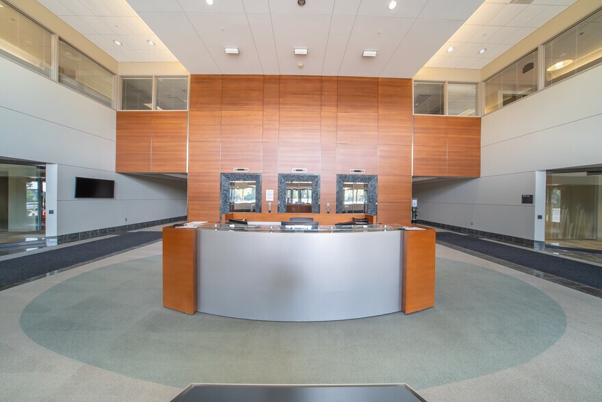 More Photos Of 20255 Victor Pky, Livonia Loft Creative Space For Lease