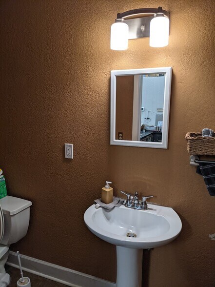 More Photos Of 528 S Missouri Ave, Clearwater Storefront Retail Office For Lease