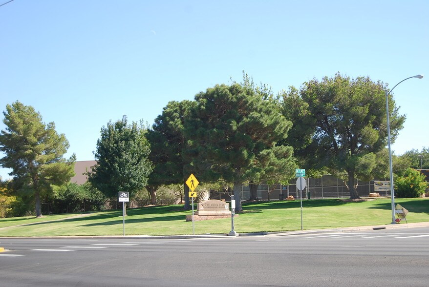 More Photos Of 270 E Horizon Dr, Henderson Storefront Retail Office For Lease