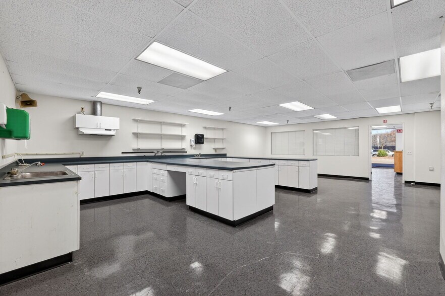 More Photos Of 8640-8670 23rd Ave, Sacramento Warehouse For Sale