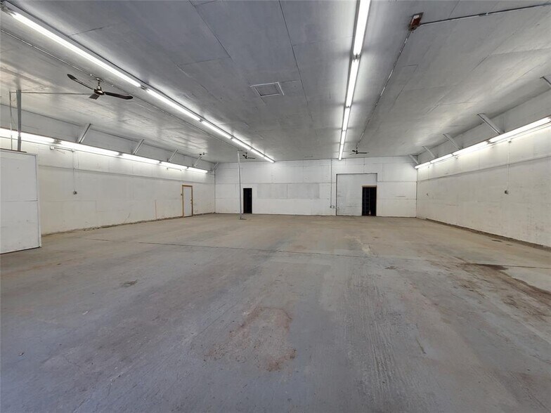 More Photos Of 4547 State Route 52, Jeffersonville Auto Repair For Sale