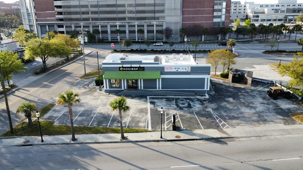 More Photos Of 221 Spring St, Charleston Fast Food For Lease