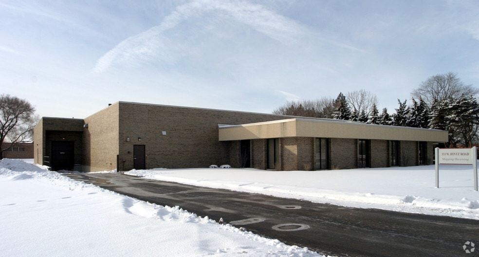 More Photos Of 333 W Hintz Rd, Wheeling Warehouse For Lease
