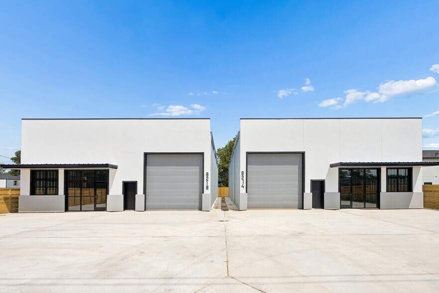 Primary Photo Of 8218 Homestead Rd, Houston Light Distribution For Sale