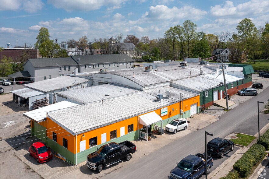 More Photos Of 221 N Main St, Versailles General Retail For Sale