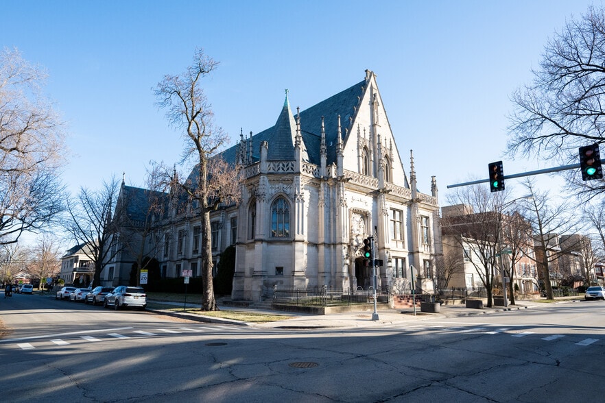 More Photos Of 200 S Oak Park Ave, Oak Park Schools For Sale