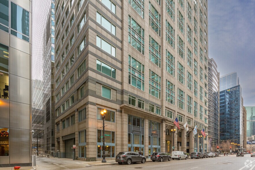 More Photos Of 303 W Madison St, Chicago Office For Lease