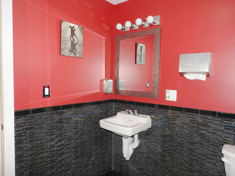 More Photos Of 440 Niagara Falls Blvd, Buffalo Medical For Sale