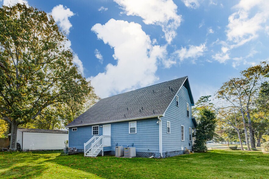 More Photos Of 1324 Avenue D, Katy Medical For Sale