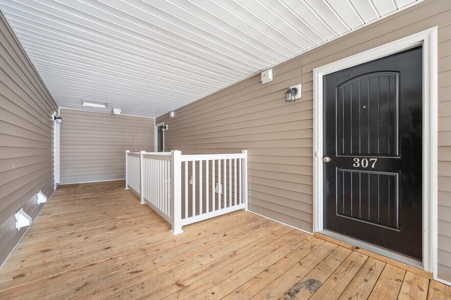 More Photos Of 301 Rotunda St, Lynchburg Apartments For Sale