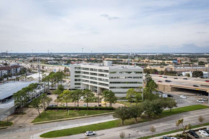 More Photos Of 12603 Southwest Fwy, Stafford Office For Lease