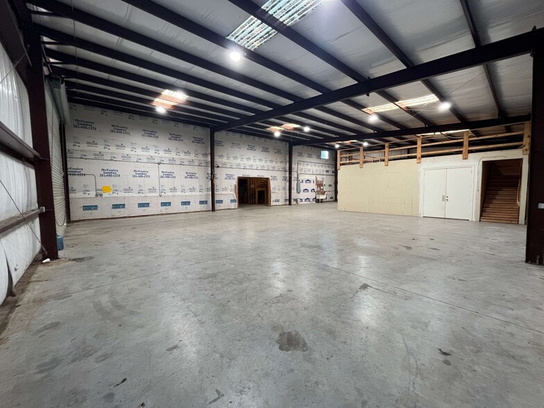 More Photos Of 1715 Northpark Dr, Kingwood Storefront For Lease