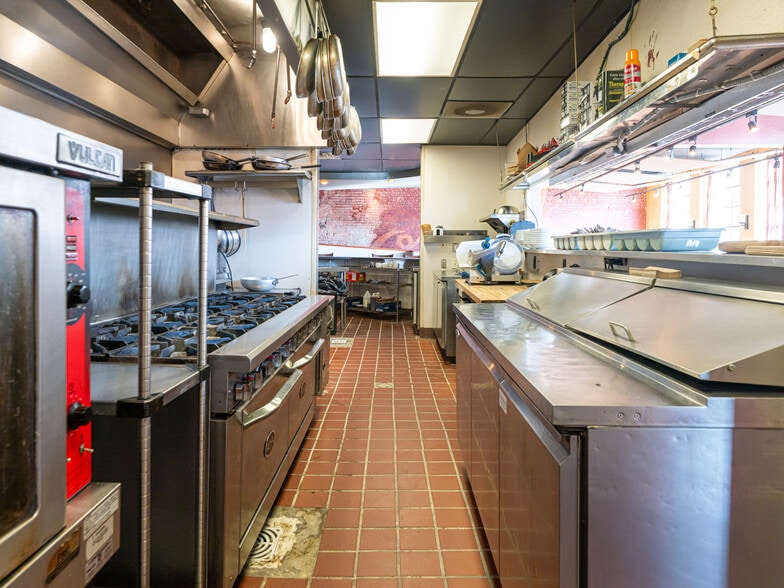 More Photos Of 24-28 Wall St, Asheville Storefront Retail Office For Lease