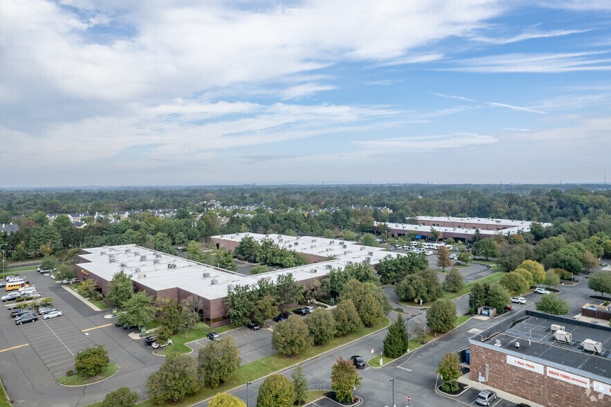 More Photos Of 200-225 N Center Dr, North Brunswick Office For Lease