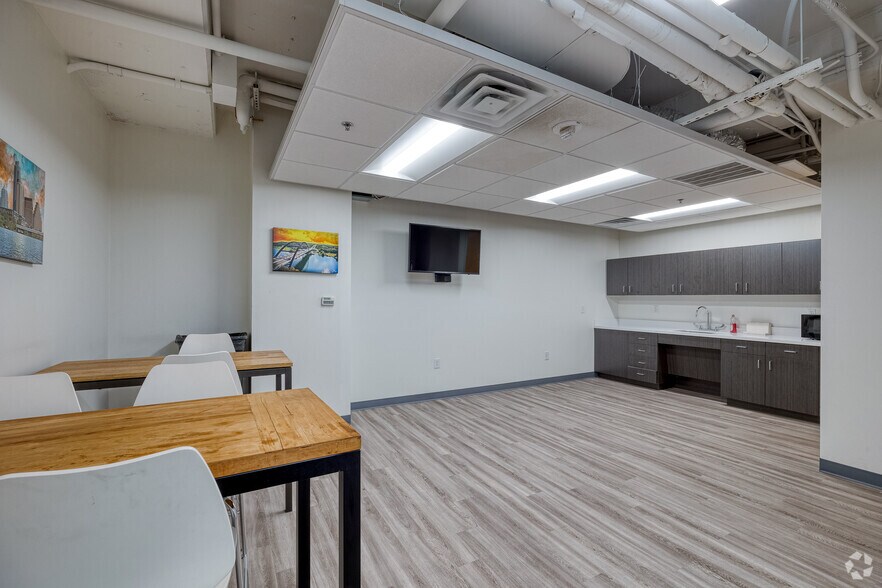 More Photos Of 800 Brazos St, Austin Apartments For Lease