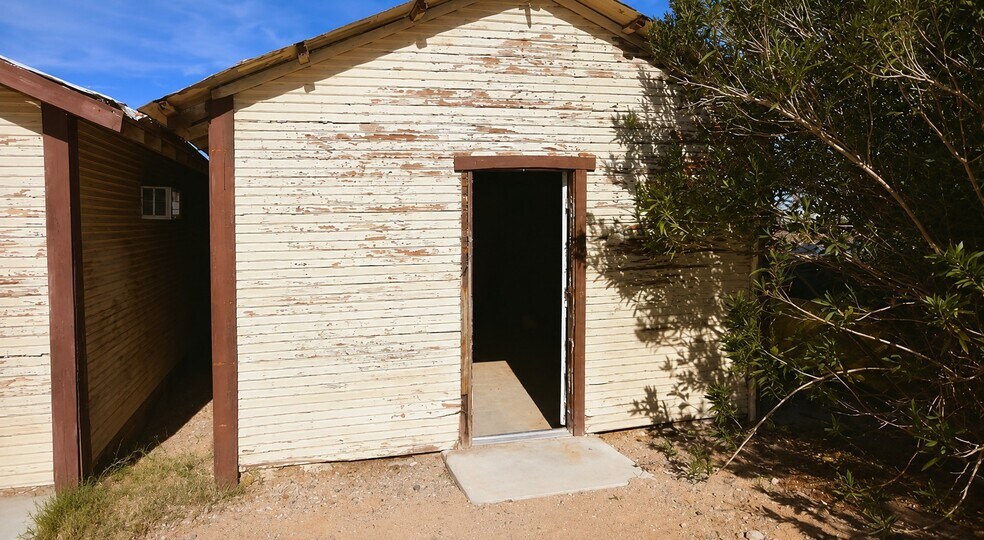 More Photos Of 35633 Highway 66, Daggett Warehouse For Sale