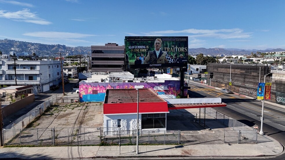 More Photos Of 371 S Fairfax Ave, Los Angeles Service Station For Lease