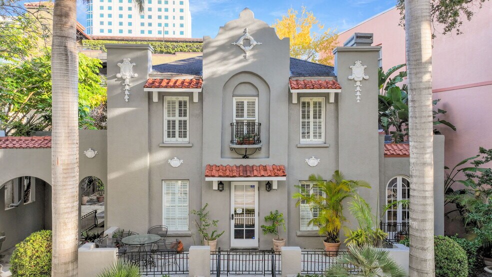 Primary Photo Of 1215 N Palm Ave, Sarasota Office For Sale