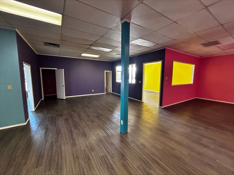 More Photos Of 3410-3454 S Western St, Amarillo Storefront For Lease