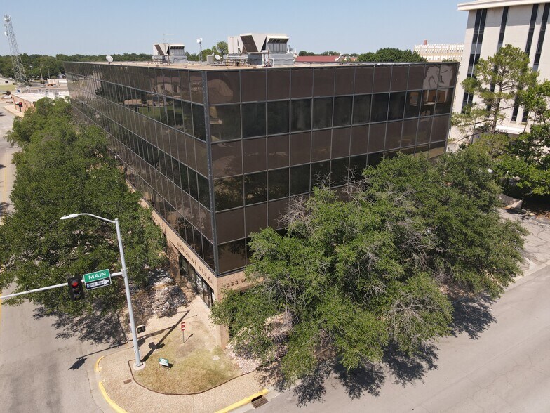 More Photos Of 333 W Main St, Ardmore Medical For Sale