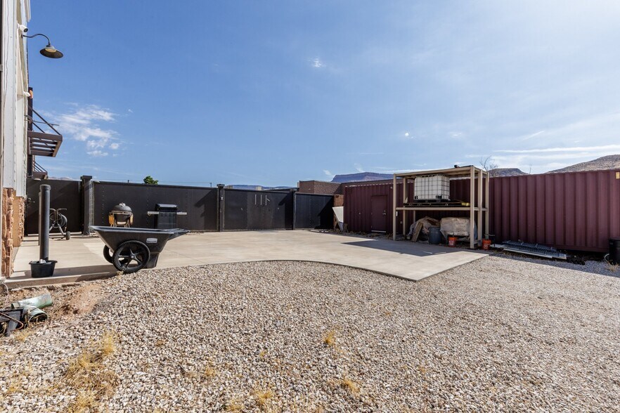 More Photos Of 195 W 500 N, La Verkin Warehouse For Sale