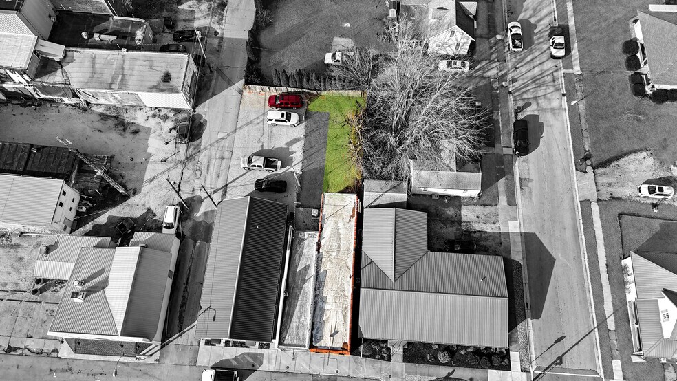 More Photos Of 57 N Plank St, Rossville Office For Sale