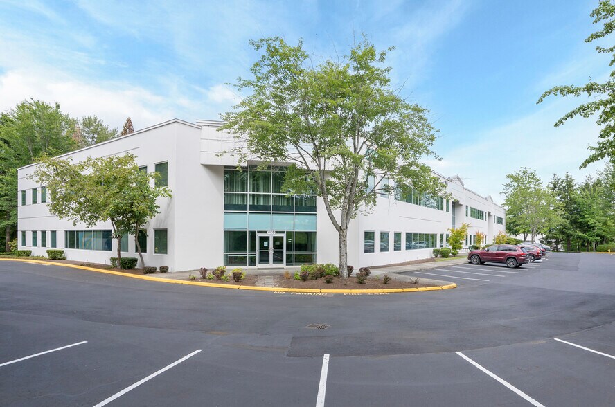 More Photos Of 6565 185th Ave NE, Redmond Research And Development For Sale