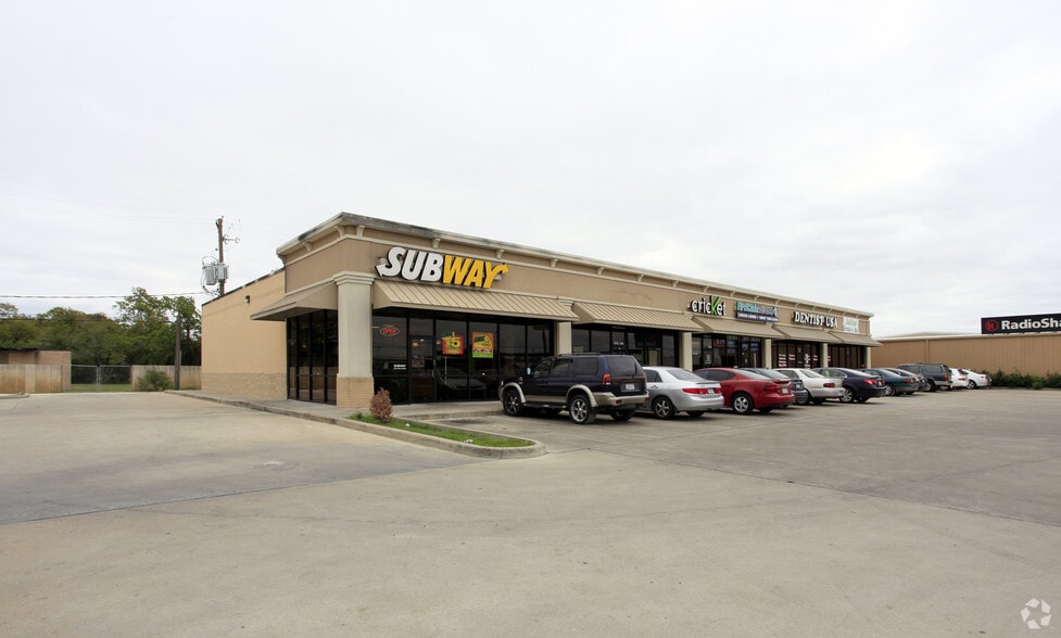 More Photos Of 5042 Avenue H, Rosenberg Unknown For Lease
