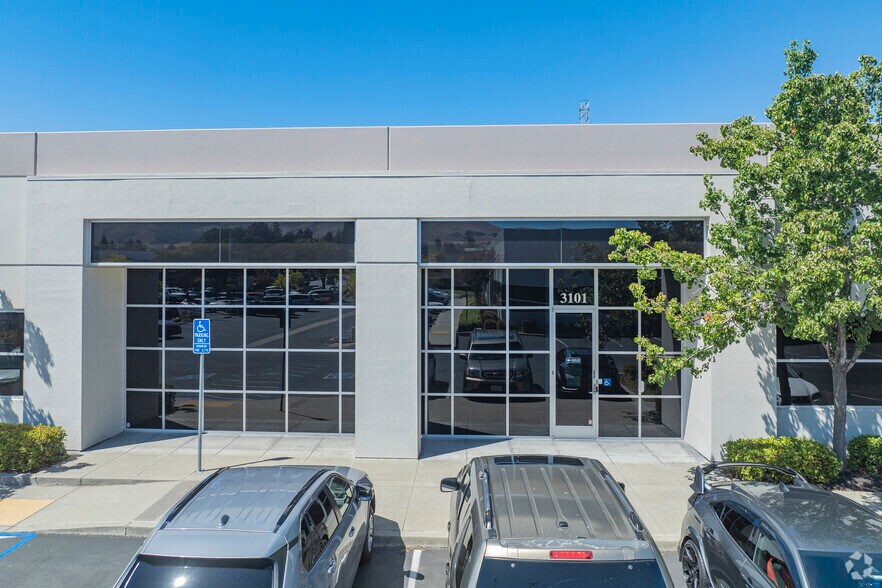 More Photos Of 3089-3113 Skyway Ct, Fremont Research And Development For Lease