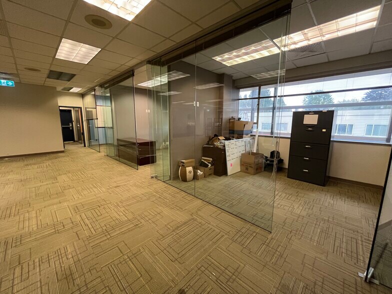 More Photos Of 422 6th St, New Westminster Loft Creative Space For Lease