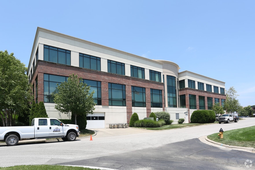 More Photos Of 8675 College Blvd, Overland Park Medical For Lease
